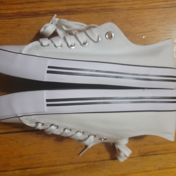 Epic Step Low Top Cap Toe Women's White Sneakers Size 6 - Picture 6 of 12